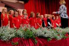 08_SVO_Chorkonzert_Kinderchor_Dirigentin