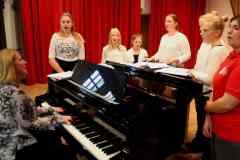 12_SVO_Chorkonzert_Jugendchor_Dirigentin